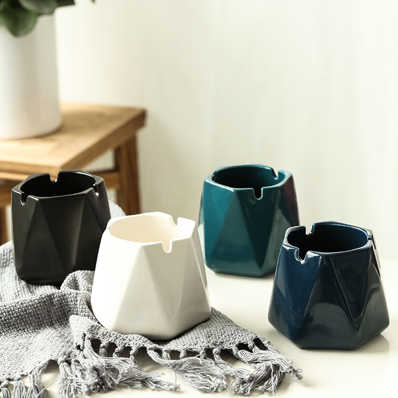 Gạt tàn gốm sứ Bắc Âu Gạt tàn gia dụng sáng tạo phòng khách khách khách sạn chống gió cá tính xu hướng quà tặng gạt tàn văn phòng