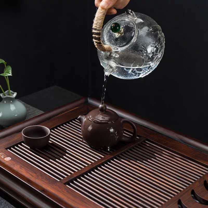 Khay trà tre cacbon hóa gia dụng hình chữ nhật trà Biển Bộ trà Kungfu thoát nước cỡ lớn bàn trà kiểu Trung Quốc phòng khách đơn giản