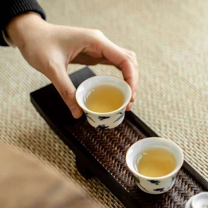 Khay đựng cốc gỗ paulownia đế đựng cốc trà bằng tre khay đựng cốc trà dệt tay đế cao cổ điển bàn pha trà khô Bộ trà Kung Fu