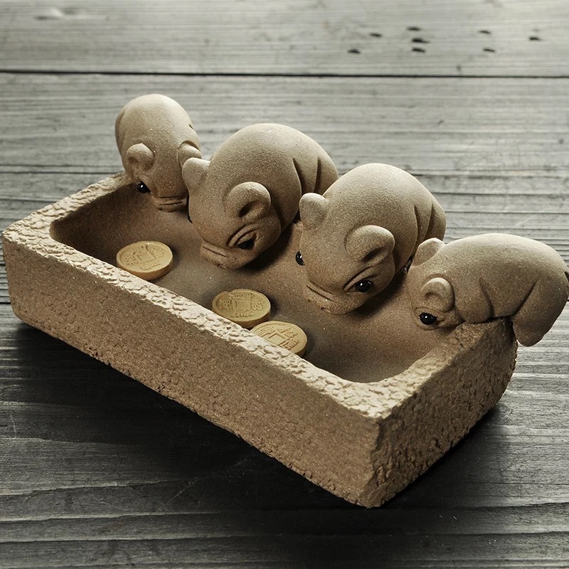 Nhà sản xuất bán buôn Bốn Con Lợn con uống nước Cát Tím đồ trang trí Heo Con Đồ trang trí heo con Thú cưng trà cát tím thú cưng trà heo