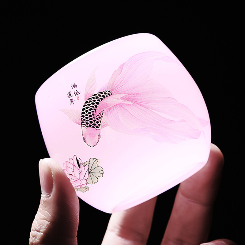 Cốc trà thủy tinh nữ màu hồng cốc chủ nhân gốm sứ cốc trà Kung Fu gia dụng cốc thủy tinh đơn sản phẩm ngọc bích cốc trà bán buôn