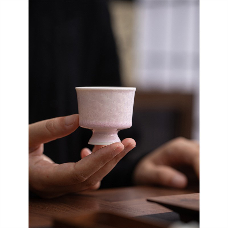 Giá trị cao màu hồng pha lê đá hoa cốc cao cốc cao cốc trà Kung Fu dành riêng cho phụ nữ sang trọng nhẹ cốc uống trà biến đổi lò đơn