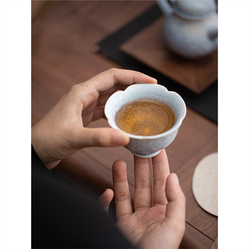 Cốc chủ nhân tráng men pha lê có giá trị cao, cốc cánh hoa gốm sứ, bộ trà Kung Fu, cốc trà sang trọng nhẹ, bán buôn quà lưu niệm