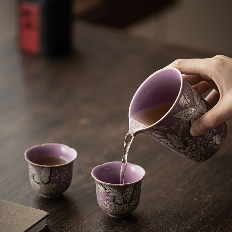 Chén trà hoa tình yêu bướm mạ bạc Ziru, cốc miệng hoa gốm sứ kiểu Trung Quốc mới, cốc trứng, cốc có thể nâng cao chủ nhân, hộp quà cốc đơn
