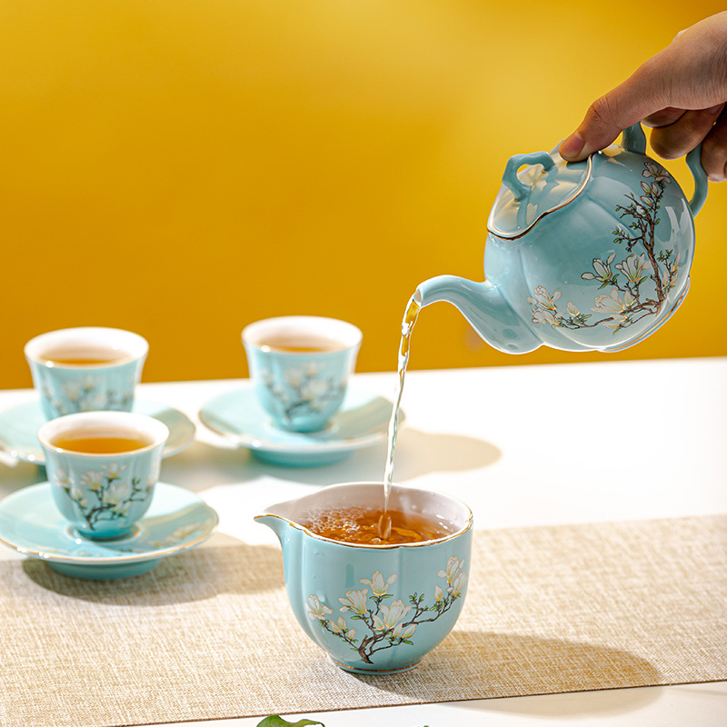 Bộ ấm trà Jingdezhen bộ nhỏ Bộ ấm trà Kung Fu hiện đại đơn giản sang trọng nhẹ nhàng Hộp quà tặng cao cấp lót ly trà gia dụng