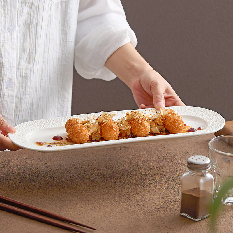 Khách sạn cao cấp, đĩa bánh mì dài, đĩa sushi, nhà hàng, câu lạc bộ, đĩa ăn phương Tây đặc biệt, đĩa ăn nghệ thuật, đĩa ăn nguội