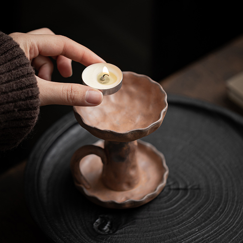 Chân nến gốm thô cổ điển gia dụng nến đất sét đá cũ hỗ trợ phụ kiện trà đạo đèn ngủ thơm đồ trang trí thiền gia dụng
