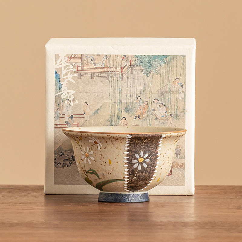 Màu xanh và trắng đá lửa đỏ bộ trà cổ điển tách trà cốc chủ nhân vẽ tay hoa cúc nhỏ cốc trà cốc trà gia dụng