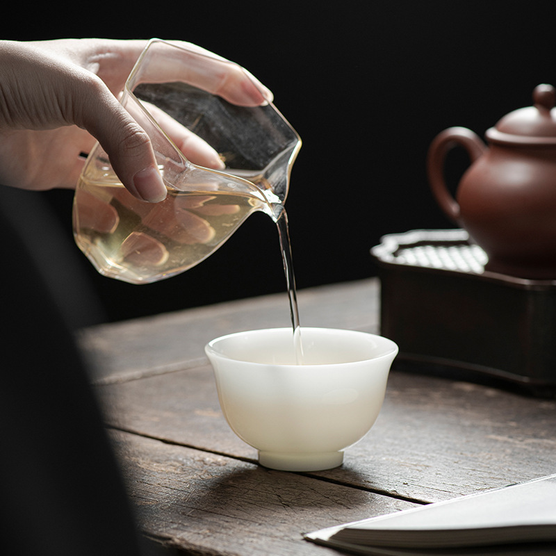 Cốc trà sứ trắng bằng ngọc bích loại đá cốc trà sứ mỏng bằng ngọc bích mỡ cừu cốc trà cốc đơn Bát trà Kung Fu Cốc ép tay