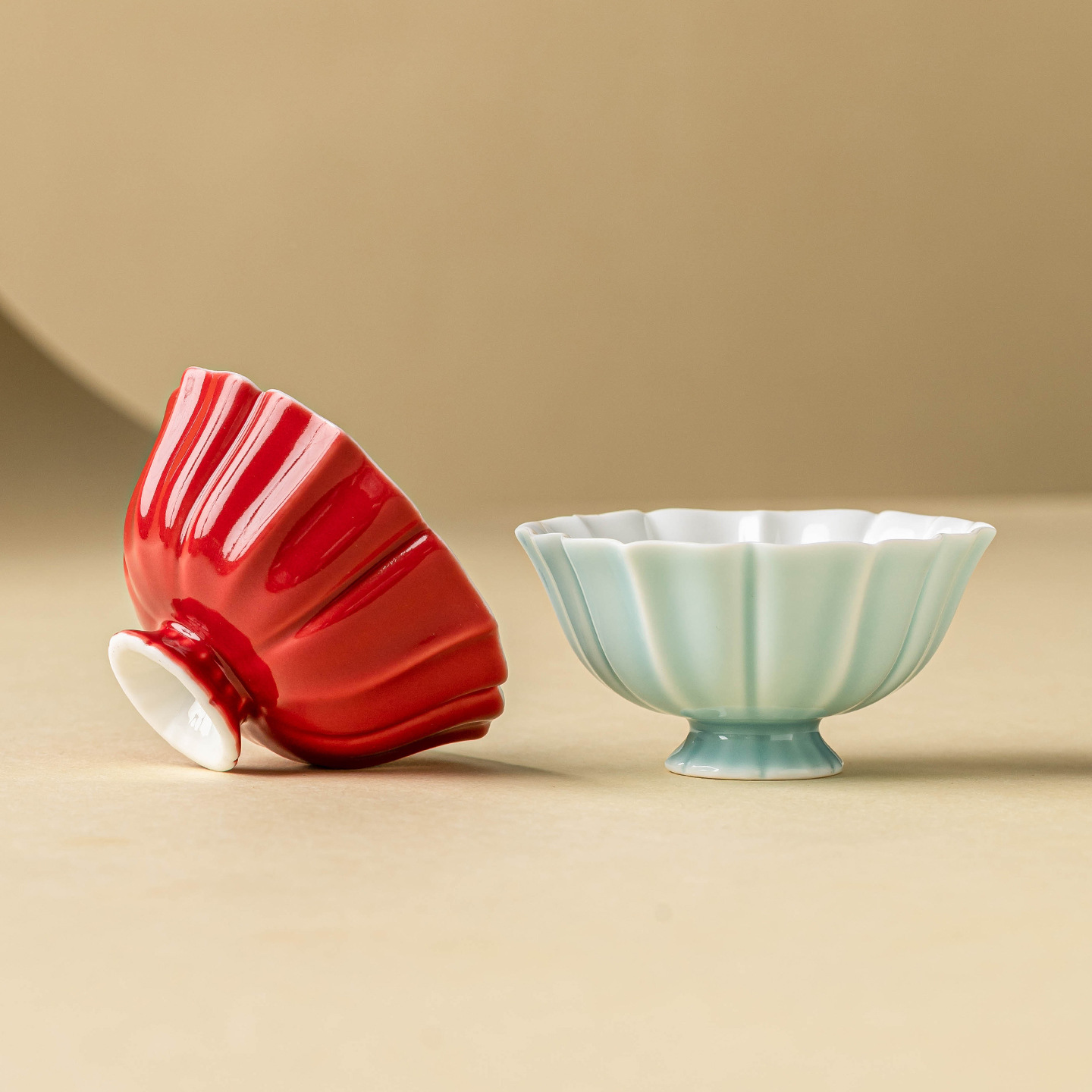 Cốc trà cánh sen chân cao cốc sứ cốc chủ nhân cốc trà nhỏ cổ điển kiểu Trung Quốc cốc trà đãi khách gia dụng hộp quà