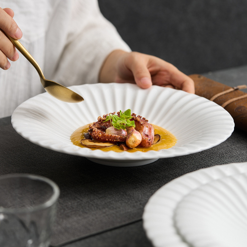Đĩa đồ ăn phương Tây bằng sứ trắng Dehua, bát súp, đĩa cảm giác cao cấp, đĩa gia dụng, bộ đồ ăn khách sạn sáng tạo, đĩa tròn, đĩa súp ngược