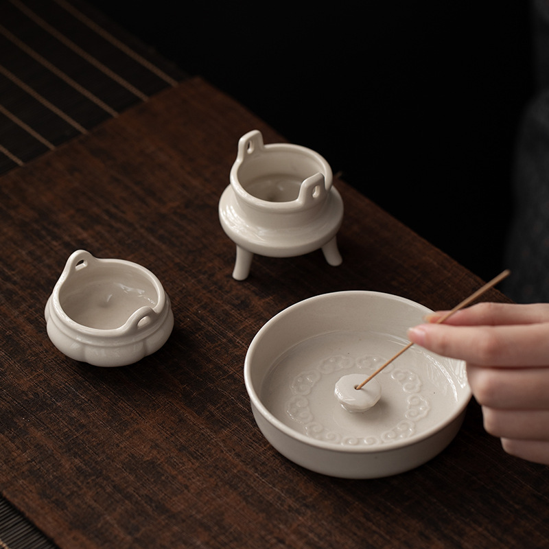 Lư hương ba chân hai tai màu xám thực vật lư hương gốm sứ nhỏ gia dụng lư hương sáng tạo trong nhà lư hương