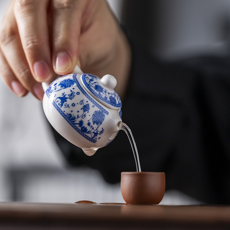 Ấm trà màu xanh và trắng đầu ngón tay đồ trang trí thú cưng ấm trà bỏ túi ấm trà chơi trà dụng cụ pha trà dung tích nhỏ ấm trà phụ kiện dụng cụ pha trà