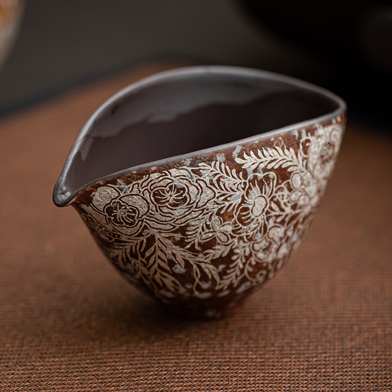 Cốc công bằng mạ bạc đầy hoa cốc cốc chia trà dung tích lớn gốm thô đất sét đá cũ gia dụng cổ điển cốc cốc đồng phục trà biển