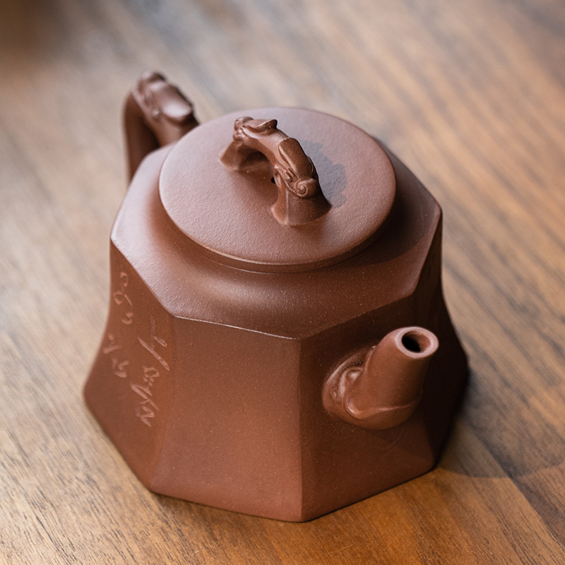 Ấm trà đất sét tím nổi tiếng Yixing Ấm trà đất sét Tím tám hướng Pixiu cỡ lớn