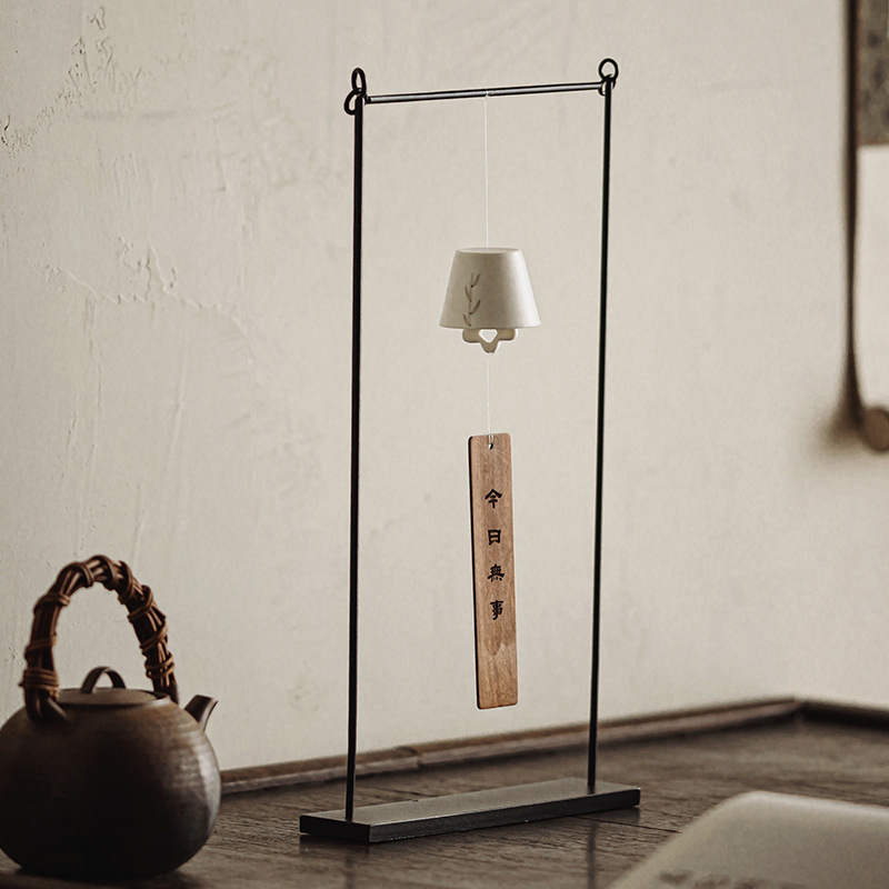 Trang trí đồ trang trí bằng gốm sứ vẽ tay chuông gió sắt rèn giá đỡ không gian trà trang trí không gian trang trí Homestay