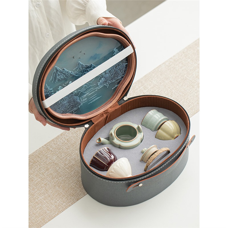 Bộ ấm trà du lịch năm lò nung nổi tiếng trong Bảo tàng Cung điện