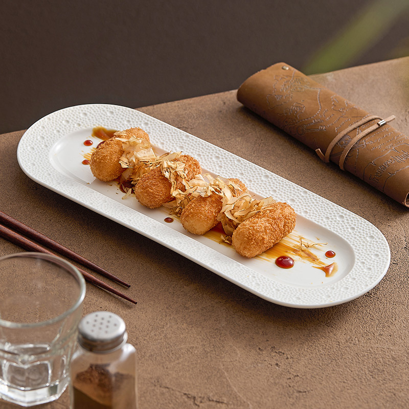 Khách sạn cao cấp, đĩa bánh mì dài, đĩa sushi, nhà hàng, câu lạc bộ, đĩa ăn phương Tây đặc biệt, đĩa ăn nghệ thuật, đĩa ăn nguội