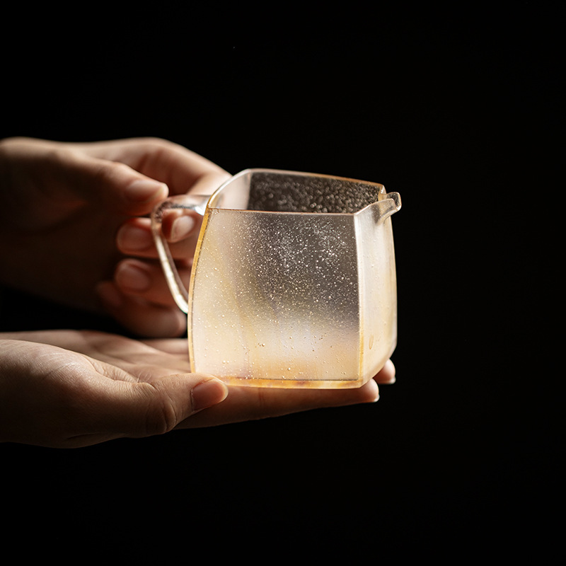 Cốc công cộng Yushantang cốc tách trà thủy tinh cao cấp phụ kiện biển trà phụ kiện trà bộ trà chuyên dụng pha trà hình vuông cổ điển