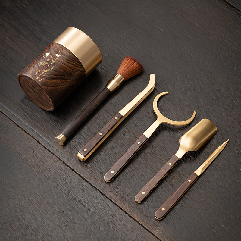 Gỗ đàn hương đen trà đạo bằng gỗ đồng sáu quý ông trà đạo bộ phụ kiện bộ trà Kung Fu phụ kiện bộ ấm trà kẹp trà đạo chống bỏng bán buôn