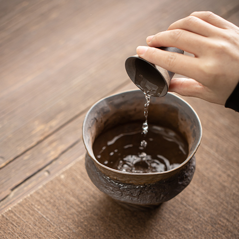 Gốm sứ Muhe Jianshui gốm thô mạ Vàng men sắt Thùng xỉ trà Thùng nước thải Rửa chén Rửa chén đồ trang trí để bàn phụ kiện trà đạo