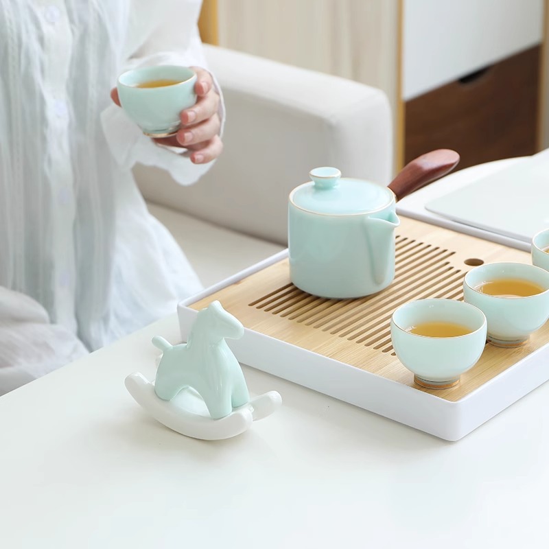Đồ trang trí bàn ngựa bập bênh gốm sứ sáng tạo bàn trà nhà văn phòng trà chơi trà thú cưng lối vào trang trí thủ công mỹ nghệ