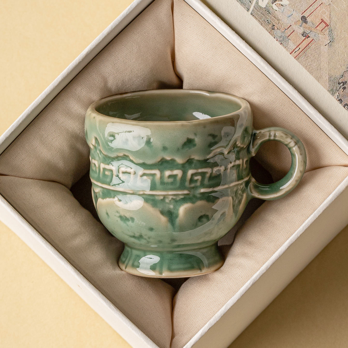 Nhà máy Yue Kiln Bộ trà men ngọc Chén trà chân cao Qingyun Cốc trà gốm sứ Cốc chủ cổ Cốc trà