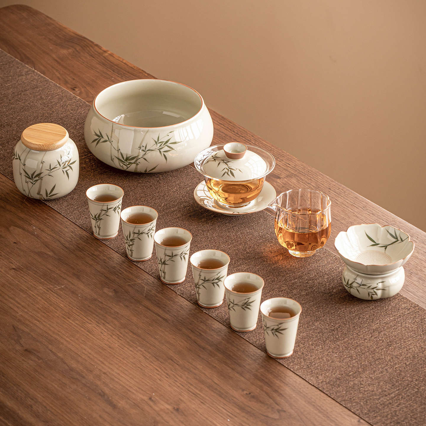 Bộ trà Kung Fu bằng tre xanh ngọc bích vẽ tay cốc trà bát nắp cao cấp gốm sứ mẫu mới 2025 chuyên dùng pha trà gia dụng