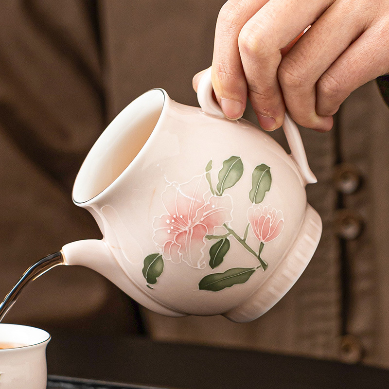 Hàng đống vẽ tay chạm khắc hoa huệ màu hồng, ấm tay cầm bằng gốm, dụng cụ pha trà chuyên dụng pha trà gia dụng, dụng cụ chia tách trà
