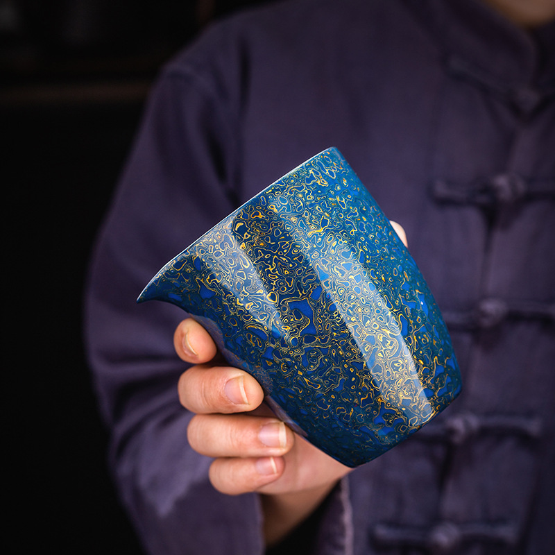 Dụng cụ chia tách trà gia dụng bằng tay cao cấp dụng cụ pha trà công phu mạ vàng phụ kiện cốc trà cốc đồng nhất bao bì hộp quà