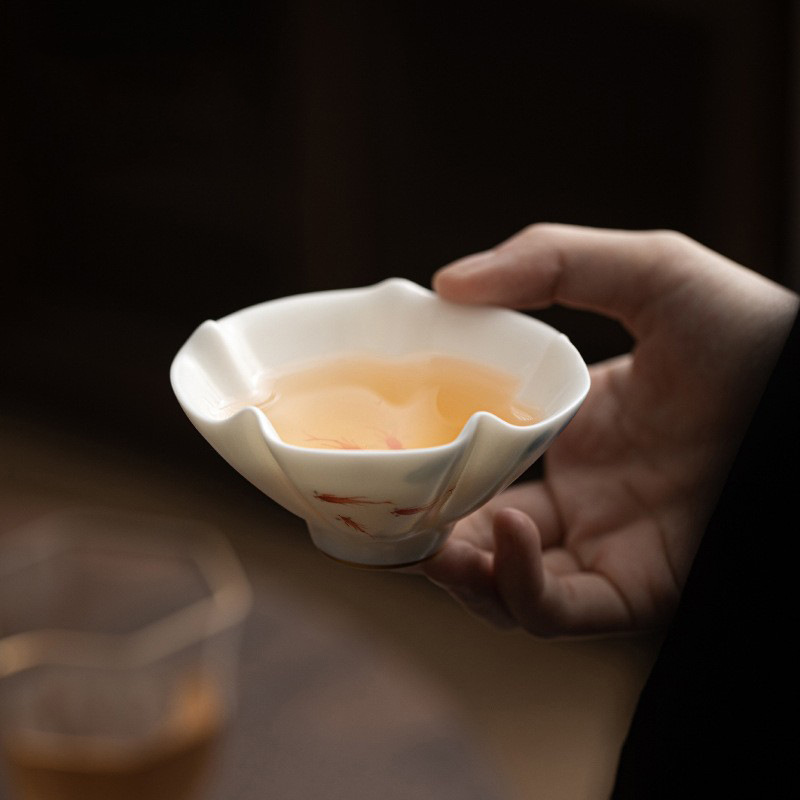 Cốc chủ nhân cao cấp Yuebai Ru Kiln Bộ trà Kung Fu đơn tráng men màu vẽ tay cá nhỏ tách trà lưu niệm