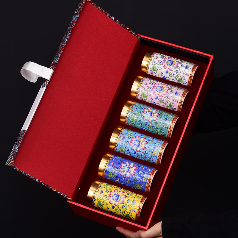 Bộ đồ gốm sứ tráng men thủy triều văn hóa và sáng tạo trong Tử Cấm Thành