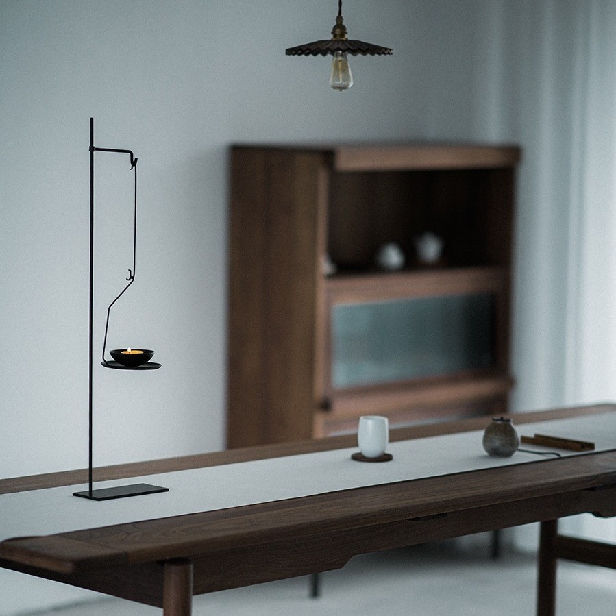 Bàn nến sắt rèn làm bằng tay Bàn nến sắt rèn cổ điển sáng tạo kiểu Nhật Bản Bàn trang trí phụ kiện trà đạo phòng trà