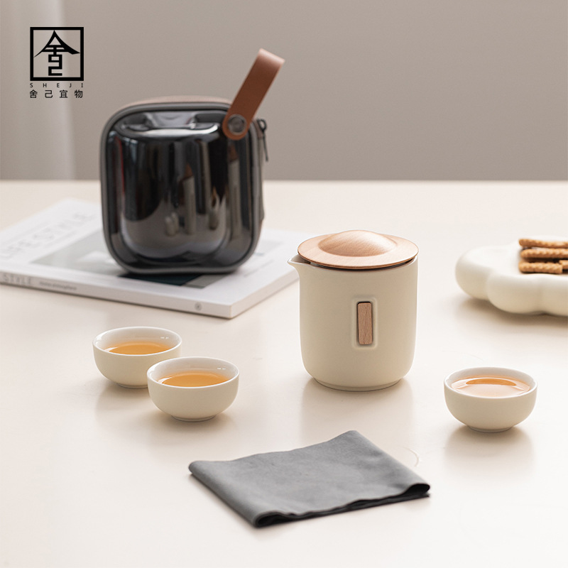 Một ấm ba cốc kem mũ tròn nhỏ màu vàng cốc khách nhanh cầm tay nhỏ tươi mát ấm pha trà ngoài trời chuyên dụng du lịch