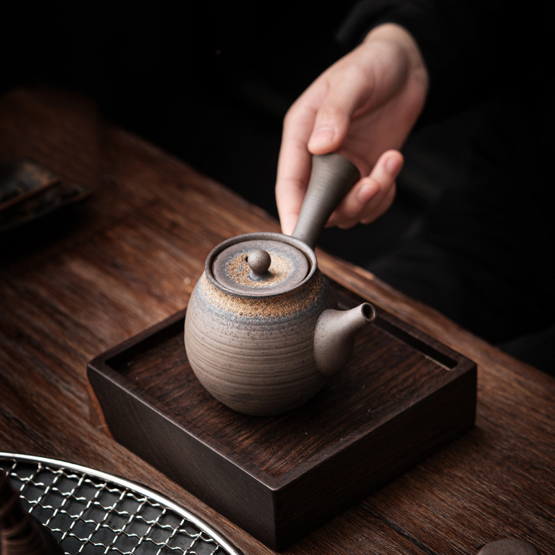 Ấm trà kiểu Trung Quốc có tay cầm bên dùng trong gia đình, ấm trà cổ điển, bộ trà Kung Fu, ấm trà cầm tay, ấm pha trà bằng gốm thô có bộ lọc, ấm đơn, phong cách Nhật Bản.