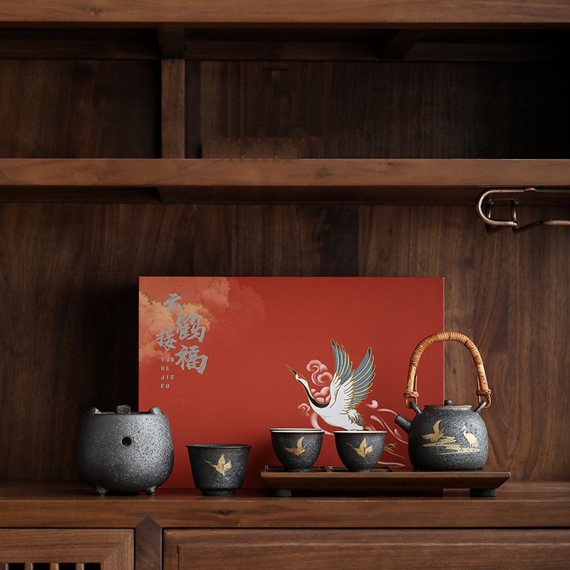 Nồi rượu Ruihe pha trà, một ấm bốn tách trà Kung Fu, hộp quà tặng tặng sinh nhật giáo viên lớn tuổi