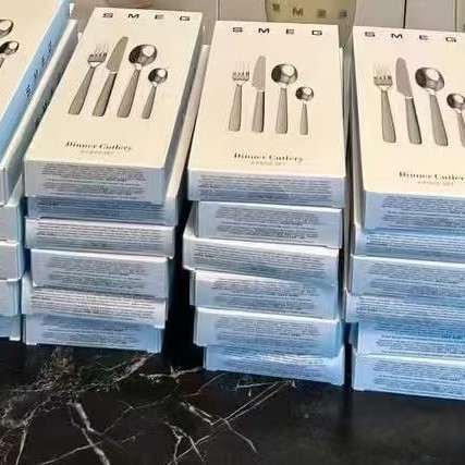 Bộ dao dĩa muỗng 4 món của SMEG thương hiệu Ý inox 304 cao cấp