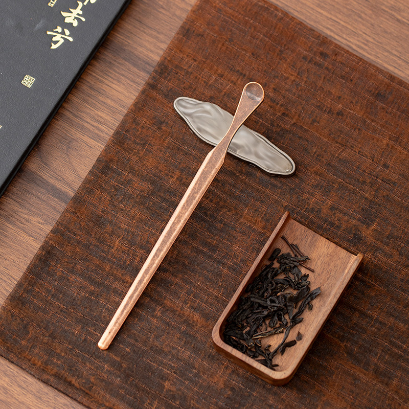 Cốc trà cổ điển dụng cụ pha trà kim loại Trung Quốc chọn trà gia dụng phụ kiện sáu quý ông chọn trà muỗng cà phê trà sen sáng tạo đơn giản