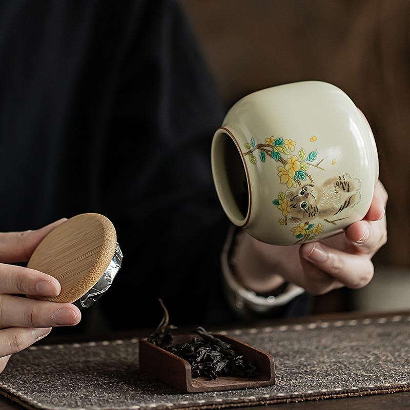 Hộp đựng trà gốm sứ hình mèo dễ thương, nhỏ gọn, tiện dụng, kín hơi, kiểu dáng sáng tạo, màu be.