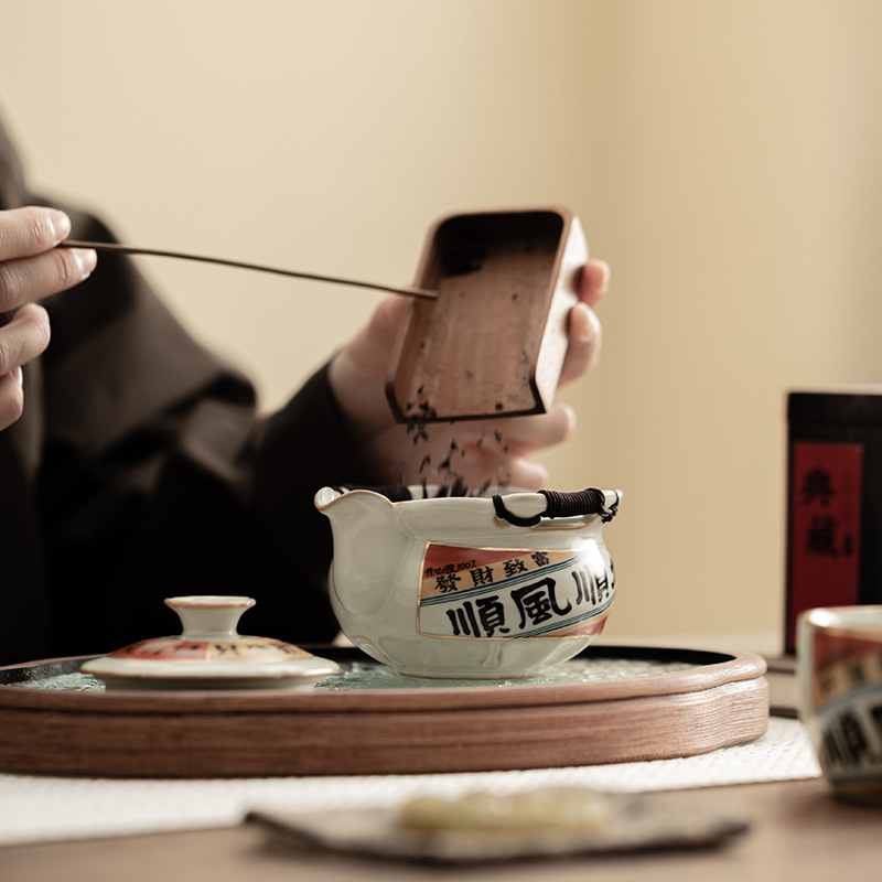 Bộ dụng cụ trà một ấm hai tách nước êm