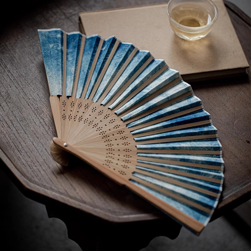 Quạt gấp biển sâu mới quạt gấp thủ công phong cách Trung Quốc quạt gấp phụ nữ Hán phục sườn xám quạt múa phong cách cổ đại quà tặng nam