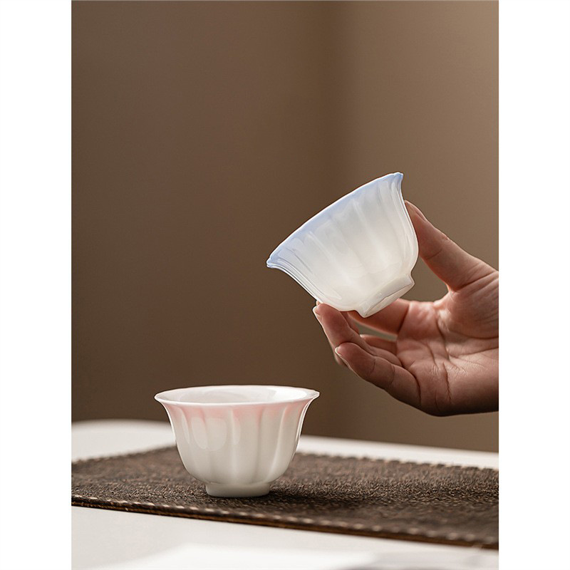 Cốc trà cánh hoa sứ ngọc bích loại băng cốc trà gốm sứ gradient dụng cụ trà Kung Fu đồ dùng gia dụng cao cấp cốc chủ nhân quà tặng