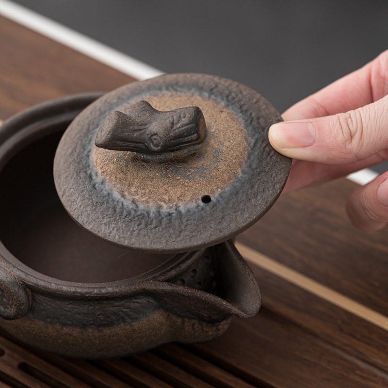 Bán buôn Ấm gốm đất sét đá cũ Bộ trà Kungfu thủ công đơn ấm pha trà gia dụng gốm mạ vàng cổ điển