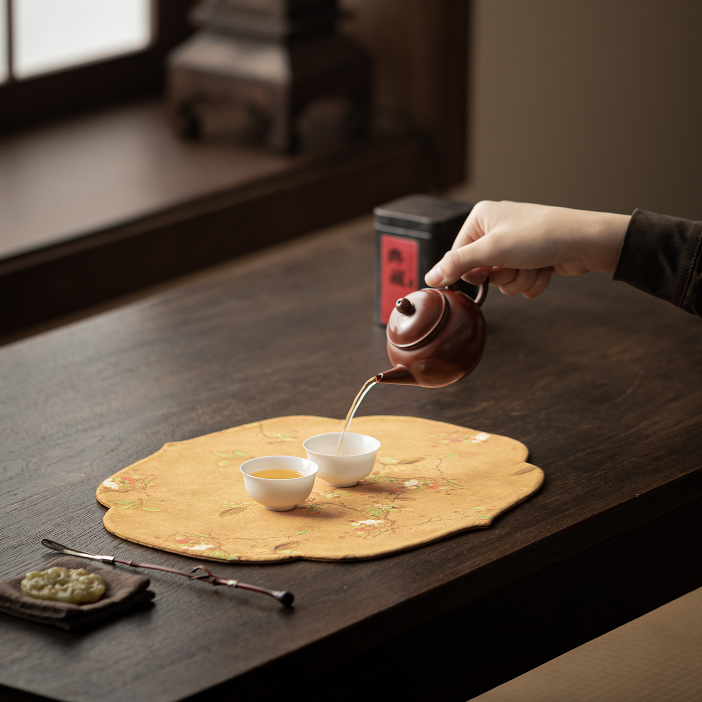 Bàn trà bên hoa thu hải đường kiểu Trung Quốc mới bàn trà thiền ý bàn trà cách nhiệt khăn trải bàn trà khăn trà phụ kiện bộ trà cờ