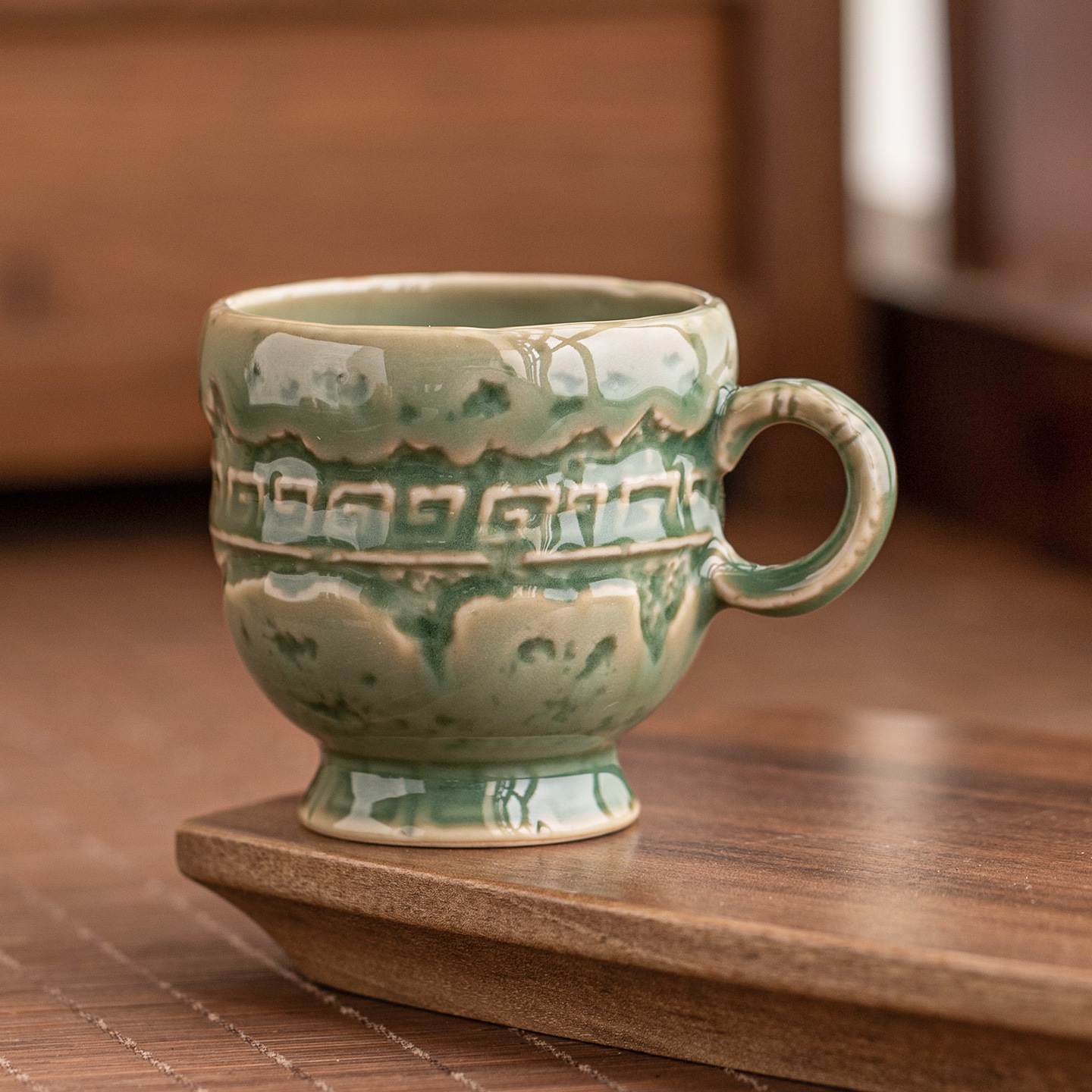 Nhà máy Yue Kiln Bộ trà men ngọc Chén trà chân cao Qingyun Cốc trà gốm sứ Cốc chủ cổ Cốc trà