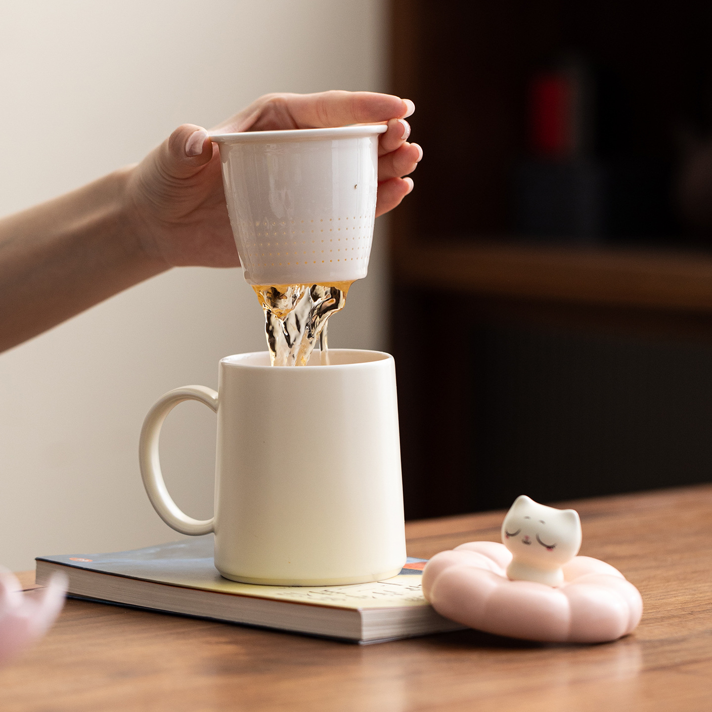 Quay cốc văn phòng, cốc gốm sứ Capibara có nắp, cốc tách trà văn phòng gia đình, quà lưu niệm