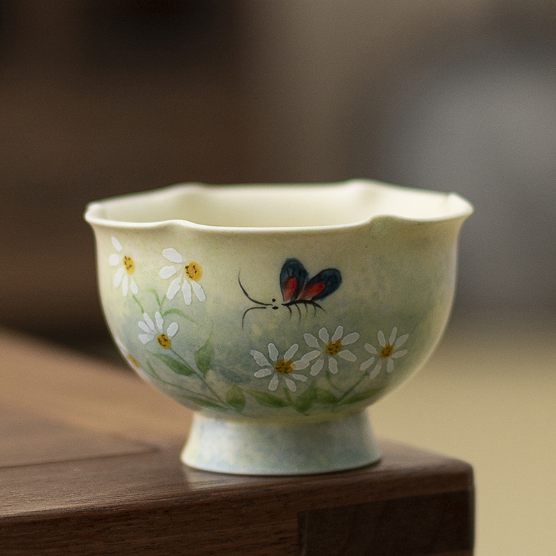 Phong cách ins vẽ tay hoa cúc tráng men màu vẽ gốm sứ chủ nhân cốc phụ nữ bộ trà Kung Fu đặc biệt cốc trà
