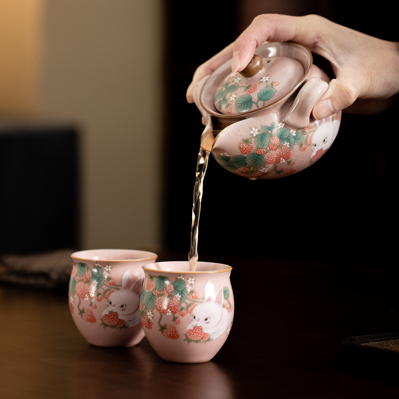 Ấm cầm tay gốm sứ Thỏ Dâu Tây lò Fenru, bát trà gia dụng dung tích lớn, dụng cụ pha trà đơn, ấm đơn trà