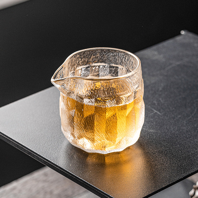 Cốc công bằng thủy tinh Yunwu, cốc công cộng trong suốt dày chịu nhiệt, phụ kiện bộ trà kungfu biển trà, dụng cụ chia trà, cốc đều