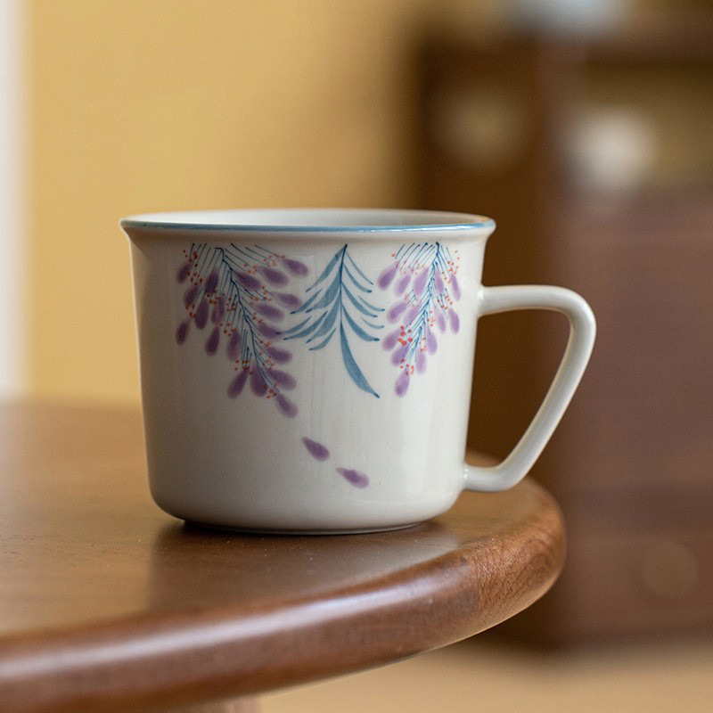 Cốc hoa tử đằng vẽ tay cốc cá nhân cốc trà gốm sứ màu xám thực vật tráng men cốc uống nước cốc tay cầm cốc chủ nhân